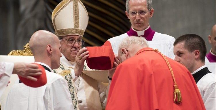 Папата - крал на католиците или епископ на Рим?