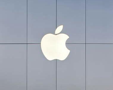 Apple работи върху устройство с 20-инчов сгъваем дисплей