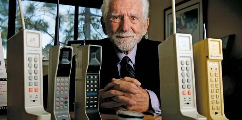 Днес се навършват 50 години от първото обаждане по мобилен телефон