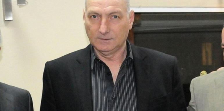 Бразилия се крепи на Неймар и Оскар
