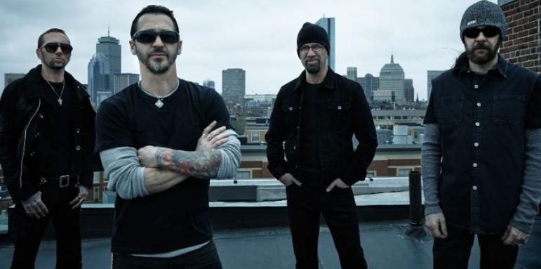 Godsmack идват в България
