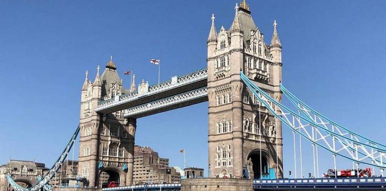 Лондон готви нови правила за визи за чужди студенти