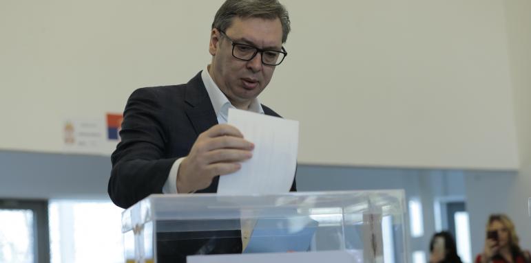 Внушителен резултат за Вучич на изборите в Сърбия