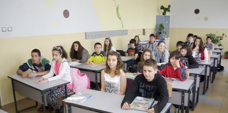 Местят секция на Вазов заради клас с първолаци