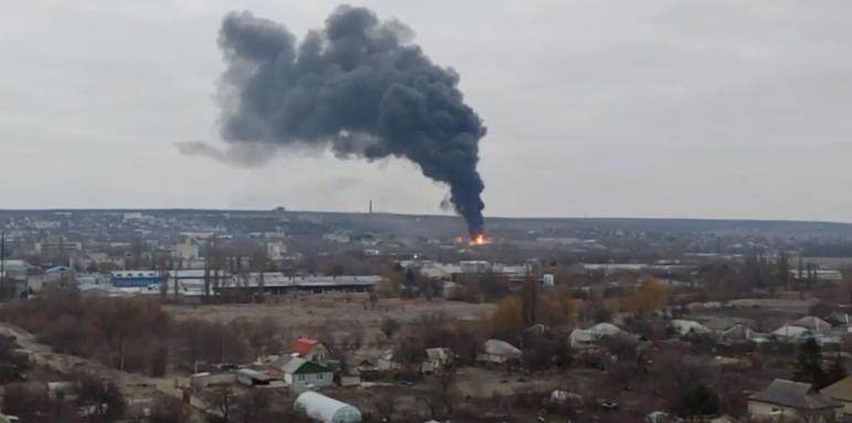 Взрив в Луганск, гори нефтена база