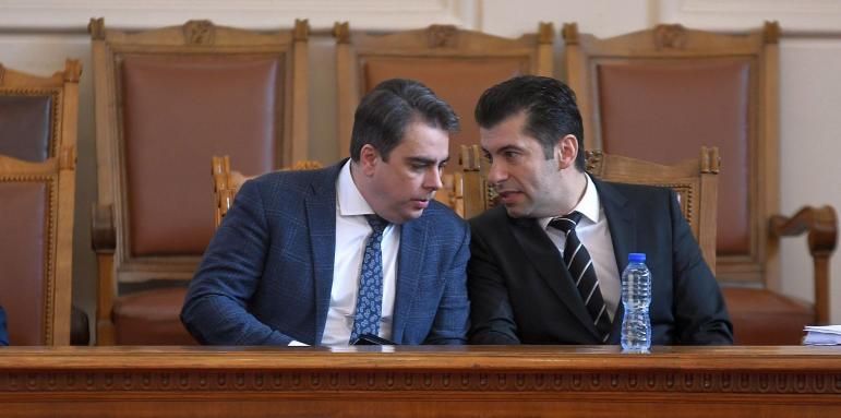 Политолог предсказва шокова коалиция на Петков и Василев