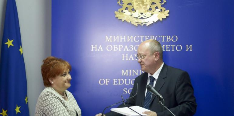 Танев: Ще се отървем от тези учебници