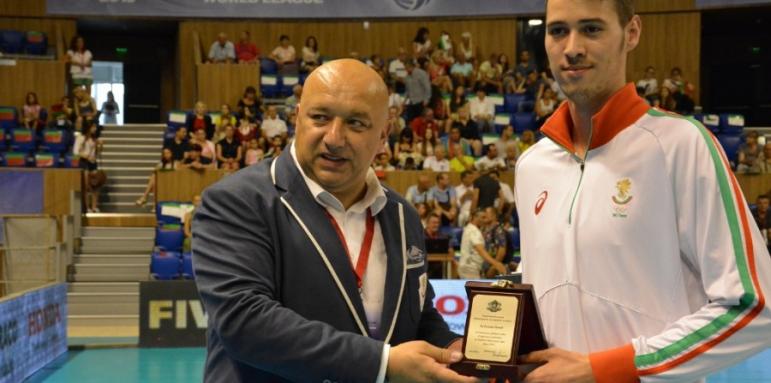 Кралев награди волейболистите за сребърния медал в Баку