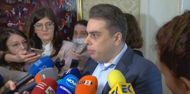 Спецпрокуратурата изригна срещу Асен Василев заради Васил Божков