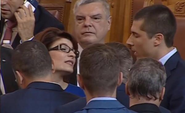 Огромен скандал в парламента! Шок за Атанасова