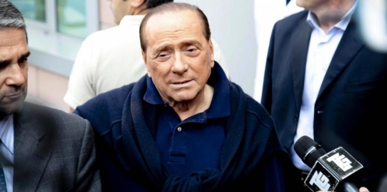 Близък на Берлускони го навести в болницата. Не можа да повярва