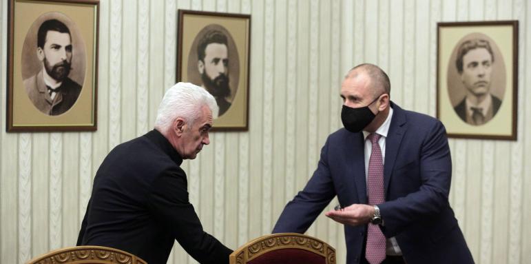 Сидеров с много тежко обвинение към Радев и Янев