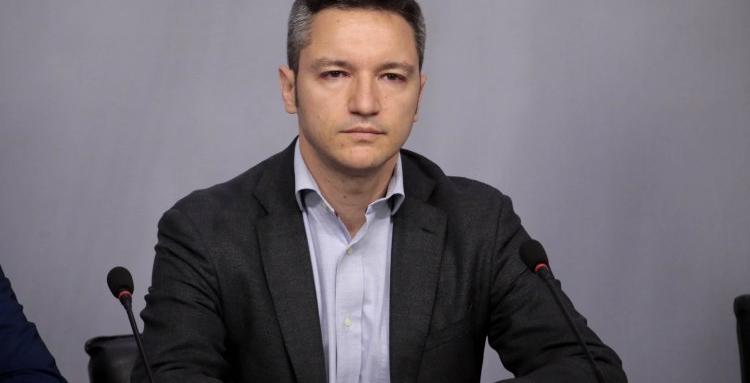 Вигенин: Подкрепяме Радев на втория тур