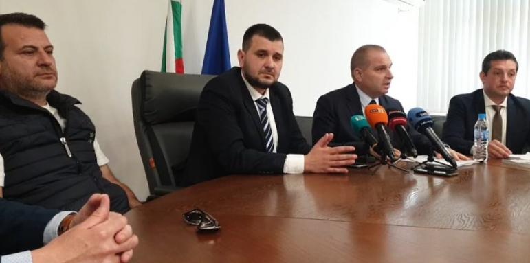 Министър Караджов успокои бизнеса в Пловдив. Вече не искат оставката му
