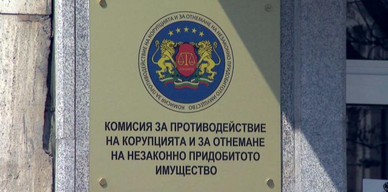 Погват просветния министър за сблъсък на интереси