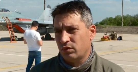 Жената на загиналия пилот за последните му минути