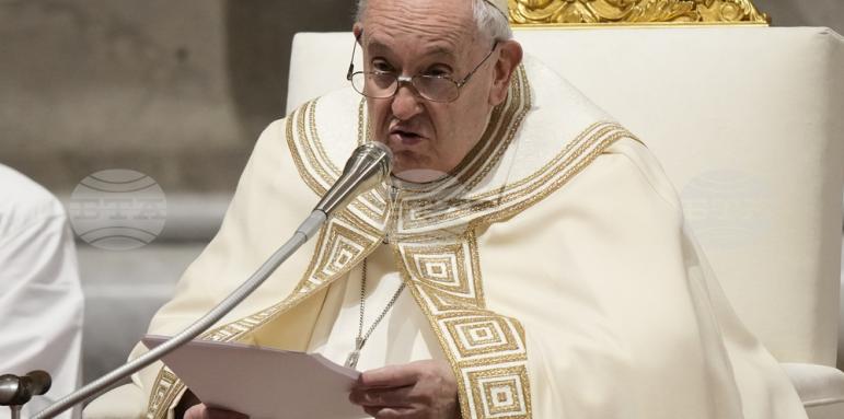Първи думи от папа Франциск за отишлия си папа Бенедикт