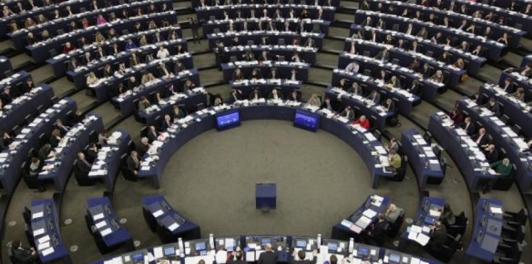 ЕП ще обсъжда рестрикциите срещу българи и румънци