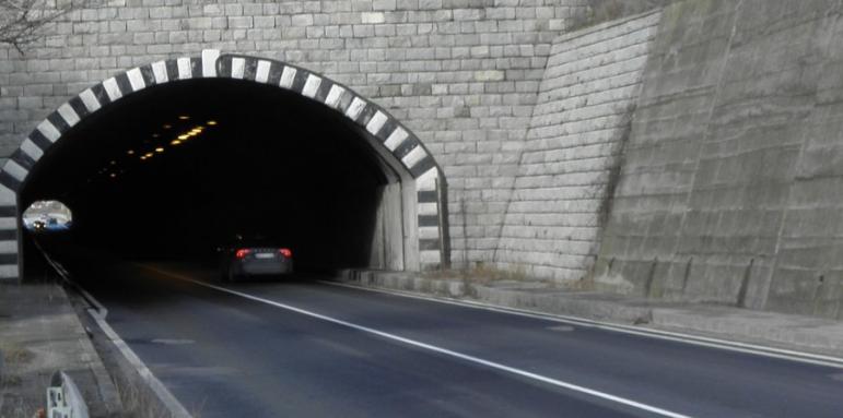 Тунел в Кресненското дефиле остана без осветление
