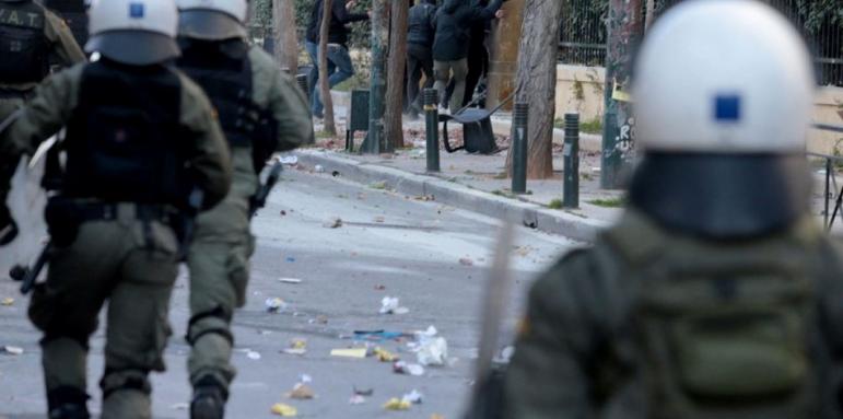 Става страшно в Атина! Масови размирици заради ДНК проби