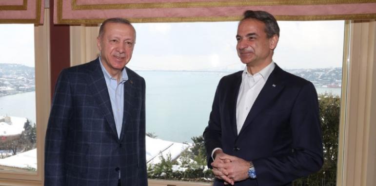 Ердоган и Мицотакис се прегърнаха. Кое ги сближи?