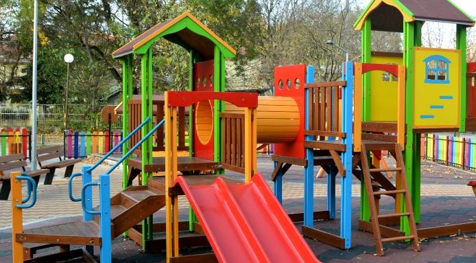 Започва изграждането на нови детски площадки в Благоевград и селата