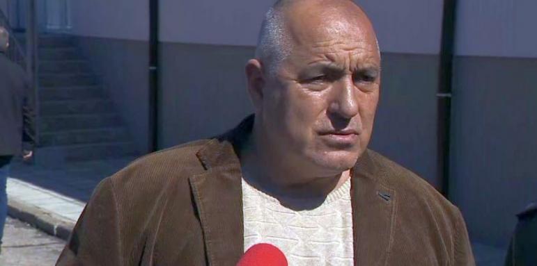 Премиерът: Ще стискаме, за да имат пенсионерите
