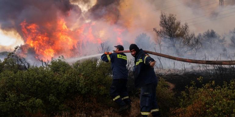Тревога за българите заради пожарите в Гърция