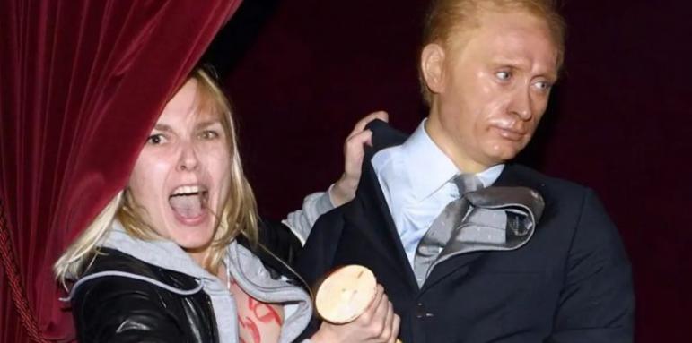 Разпердушиниха статуя на Путин. Сменят го със Зеленски