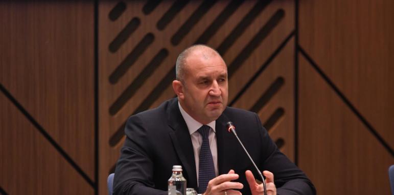 Радев даде тежки задачи на бизнеса