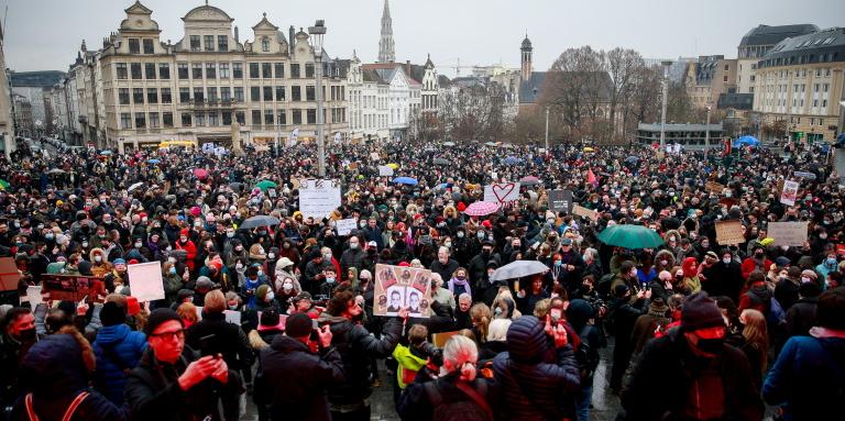 Певци и артисти поведоха протест срещу COVID мерките в Брюксел