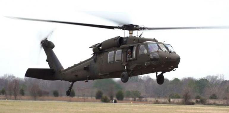 Бойни US вертолети летят над България. Каква е целта им