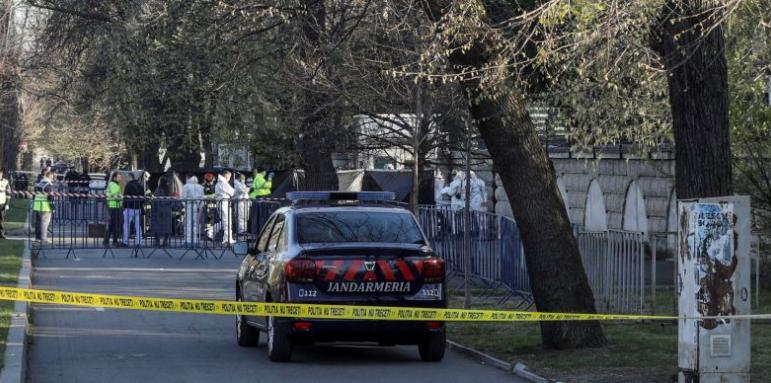 Кола се вряза в руското посолство в Букурещ, подозират атентат
