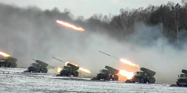 Русия удря Украйна и от Беларус, включи се артилерия