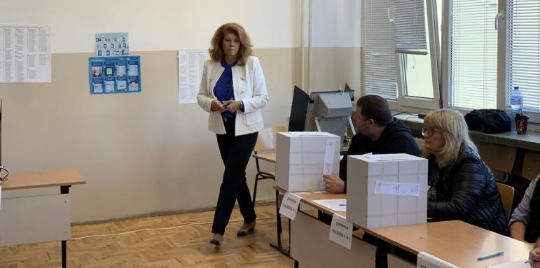 Йотова: Гласувах за държавници