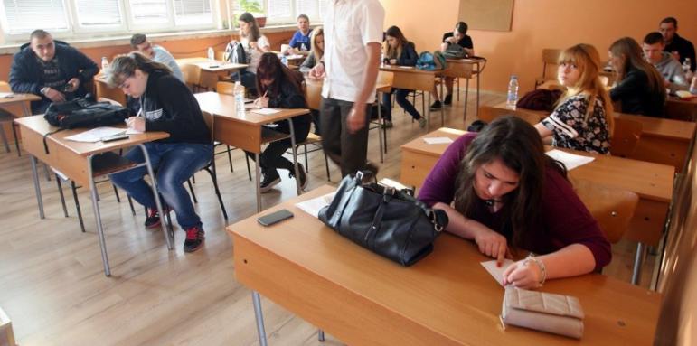 Кунева ще иска по-високи заплати за учителите