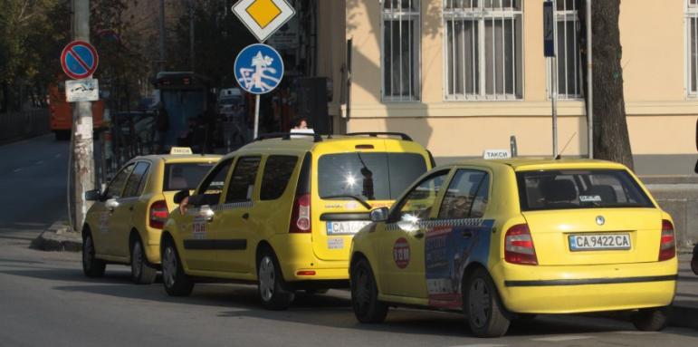 6000 таксиджии на протест срещу закон
