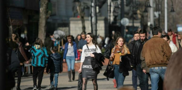 Евростат: Близо 8000 млади българи са напуснали висшето си образование