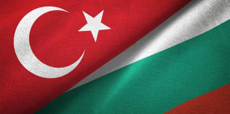 Турският военен министър с призив към България и Румъния