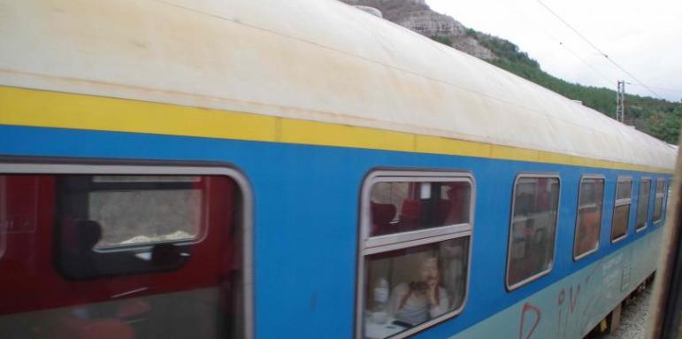 Само 62-ма украинци се качиха на влаковете. Другите остават на морето