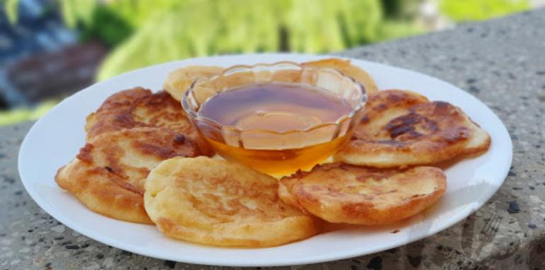 Вкусна закуска: Пухкави тиганици по рецептата на баба
