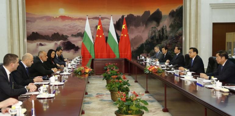 Митов подписа споразумение за обмен в образованието с Китай