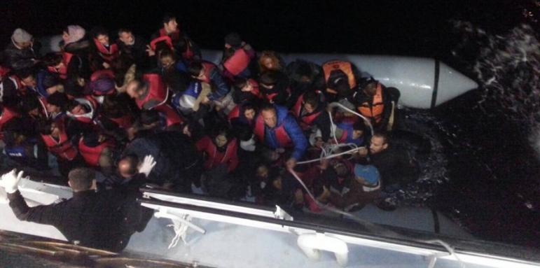 Български кораб спаси 120 мигранти (СНИМКИ) 
