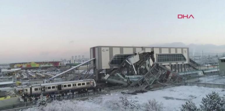 9 станаха жертвите от влаковата катастрофа в Турция