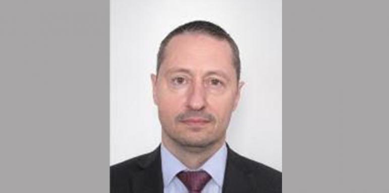 Полицията издирва 45-годишен престъпник