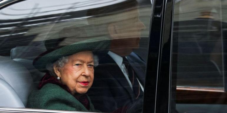 Елизабет ІІ цъфна на церемония, принц Хари си остана у дома