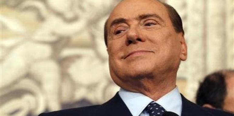 Сенатът на Италия остави Берлускони като депутат