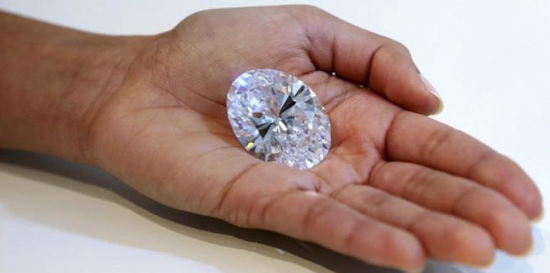 Представиха 118-каратов диамант на търг в Хонконг