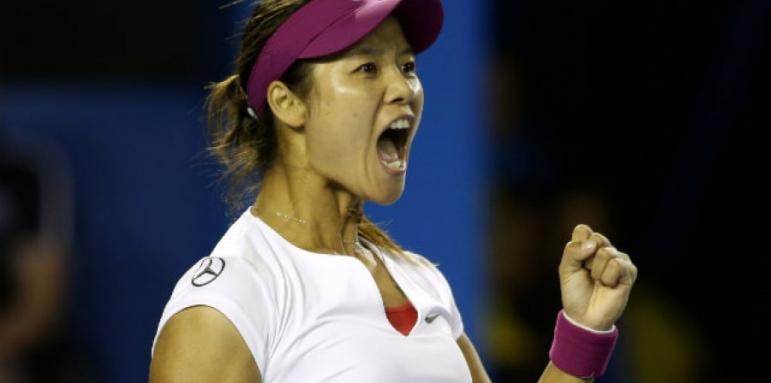 В Китай: Ли На спира с тениса
