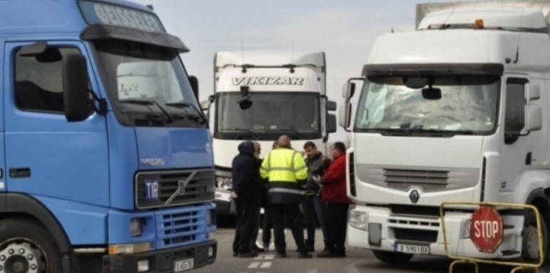 „Пакет за мобилност“ ще остави 30 000 български шофьори на камиони без работа